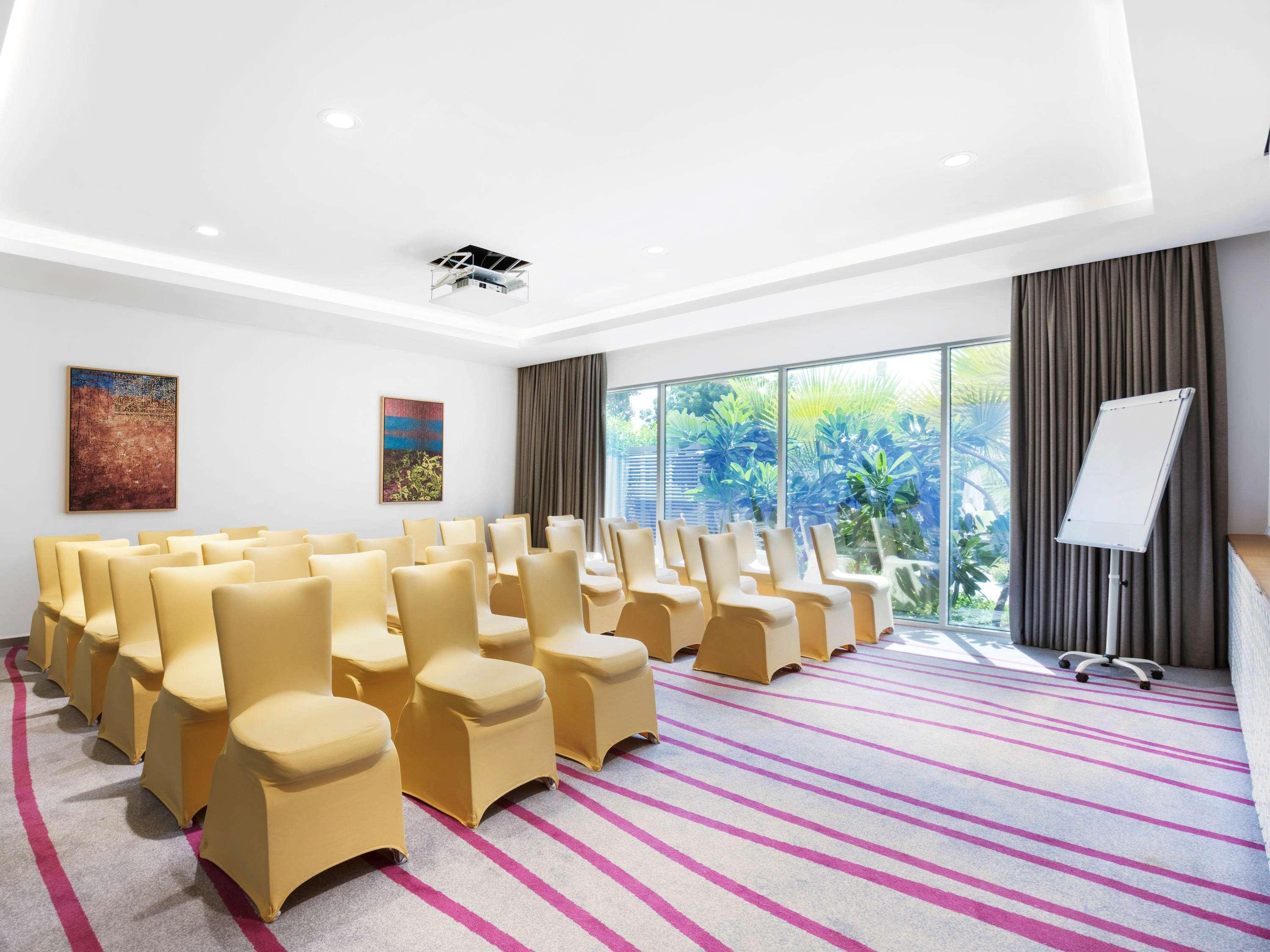 Mercure Suhar Exterior foto
